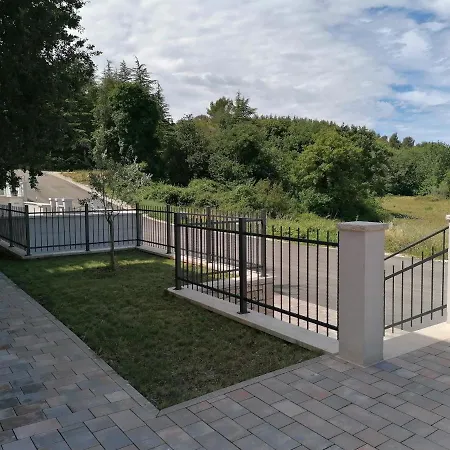 Aurelia Haus1 In Mit Garten Дом отдыха Пореч